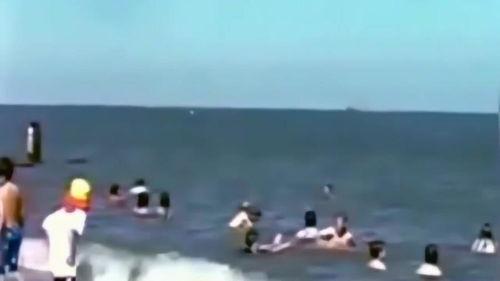 飞机坠落吃瓜,揭秘飞机坠落背后的真相与反思