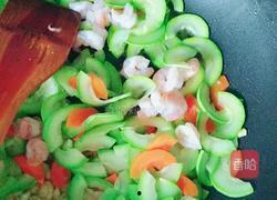 虾仁角瓜吃怎么做,家常海鲜小炒新尝试