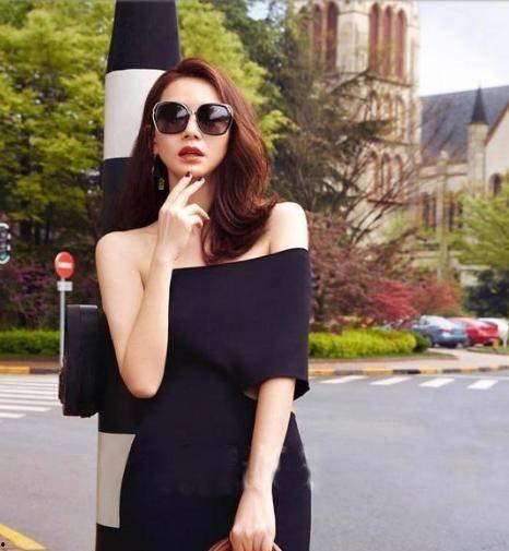 吃瓜diss戚薇,时尚女王还是话题女王？