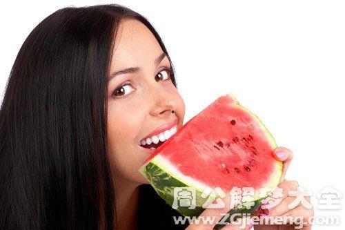 梦到吃绿色的瓜,绿色瓜果的神秘诱惑